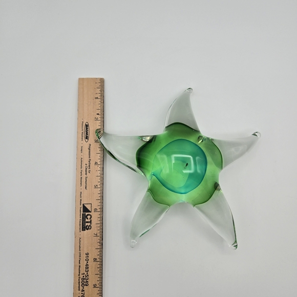 Hand Blown Starfish Glass Paperweight Green Clear Thick Heavy 2.6lb - Picture 14 of 16